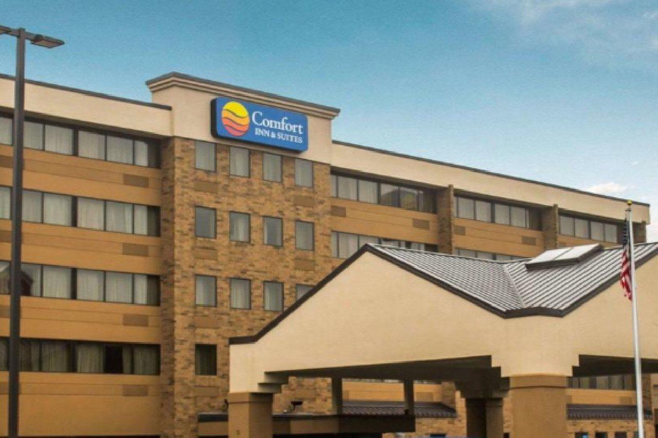 Comfort Inn & Suites Wadsworth Ngoại thất bức ảnh