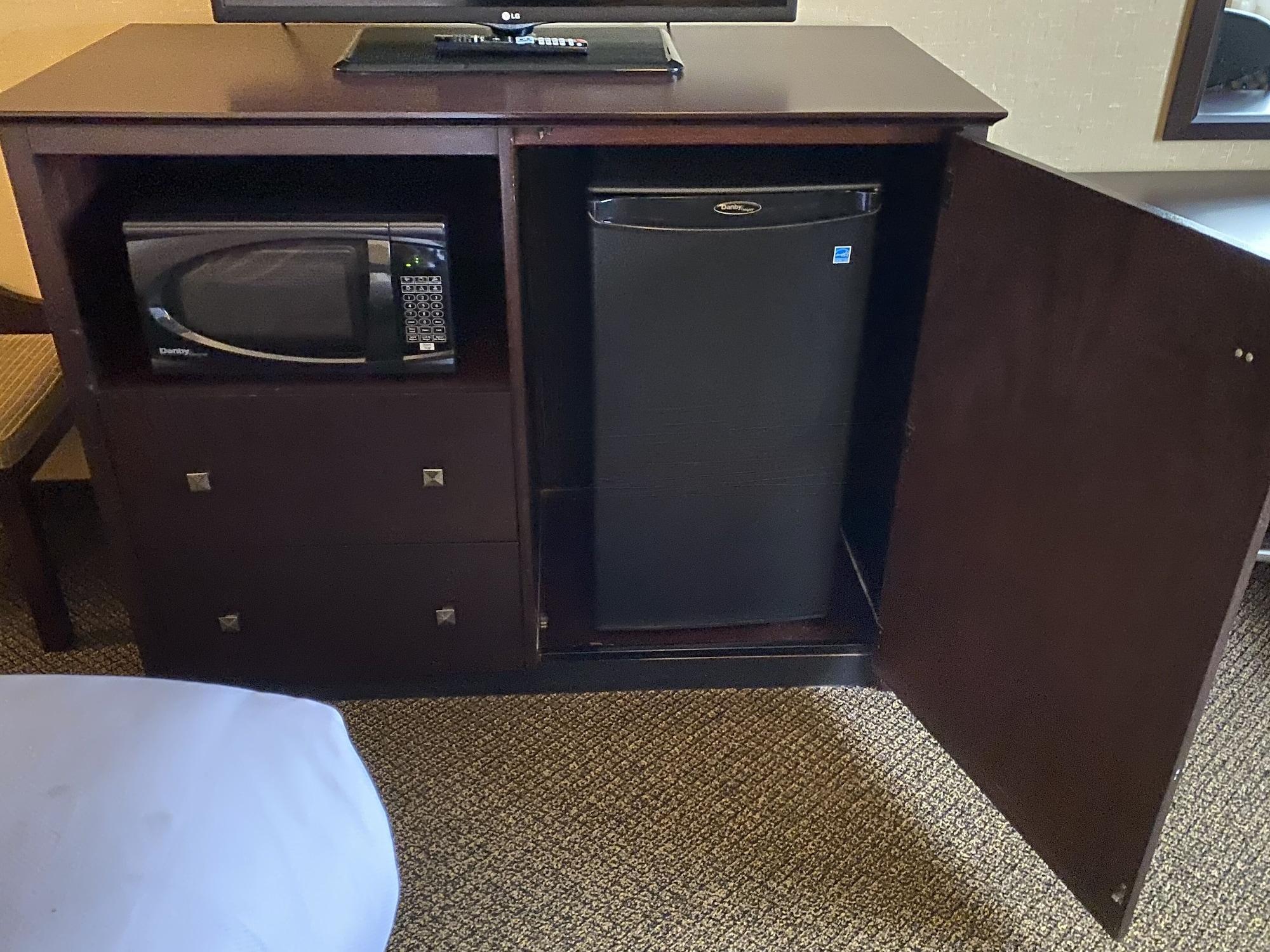 Comfort Inn & Suites Wadsworth Ngoại thất bức ảnh