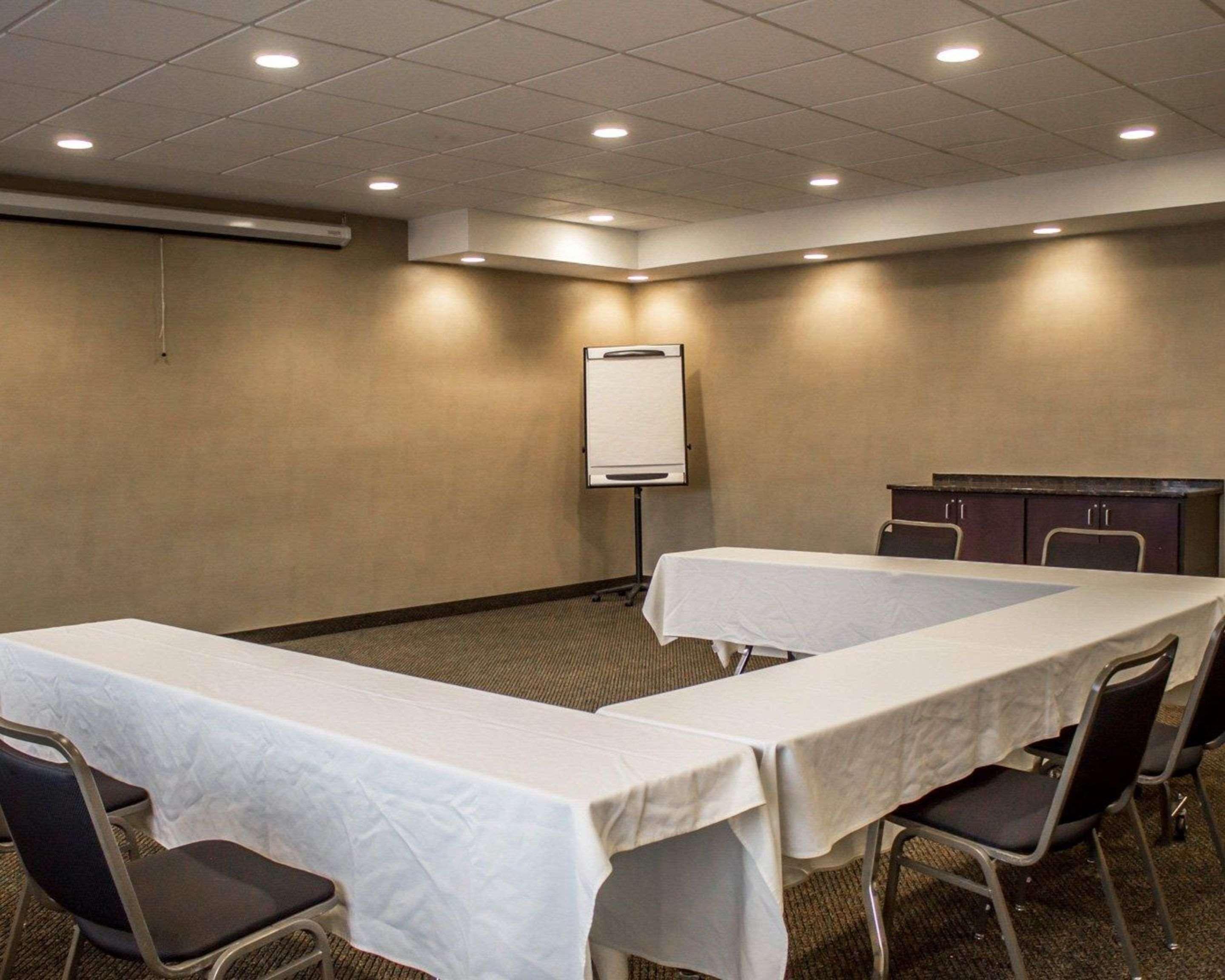 Comfort Inn & Suites Wadsworth Ngoại thất bức ảnh