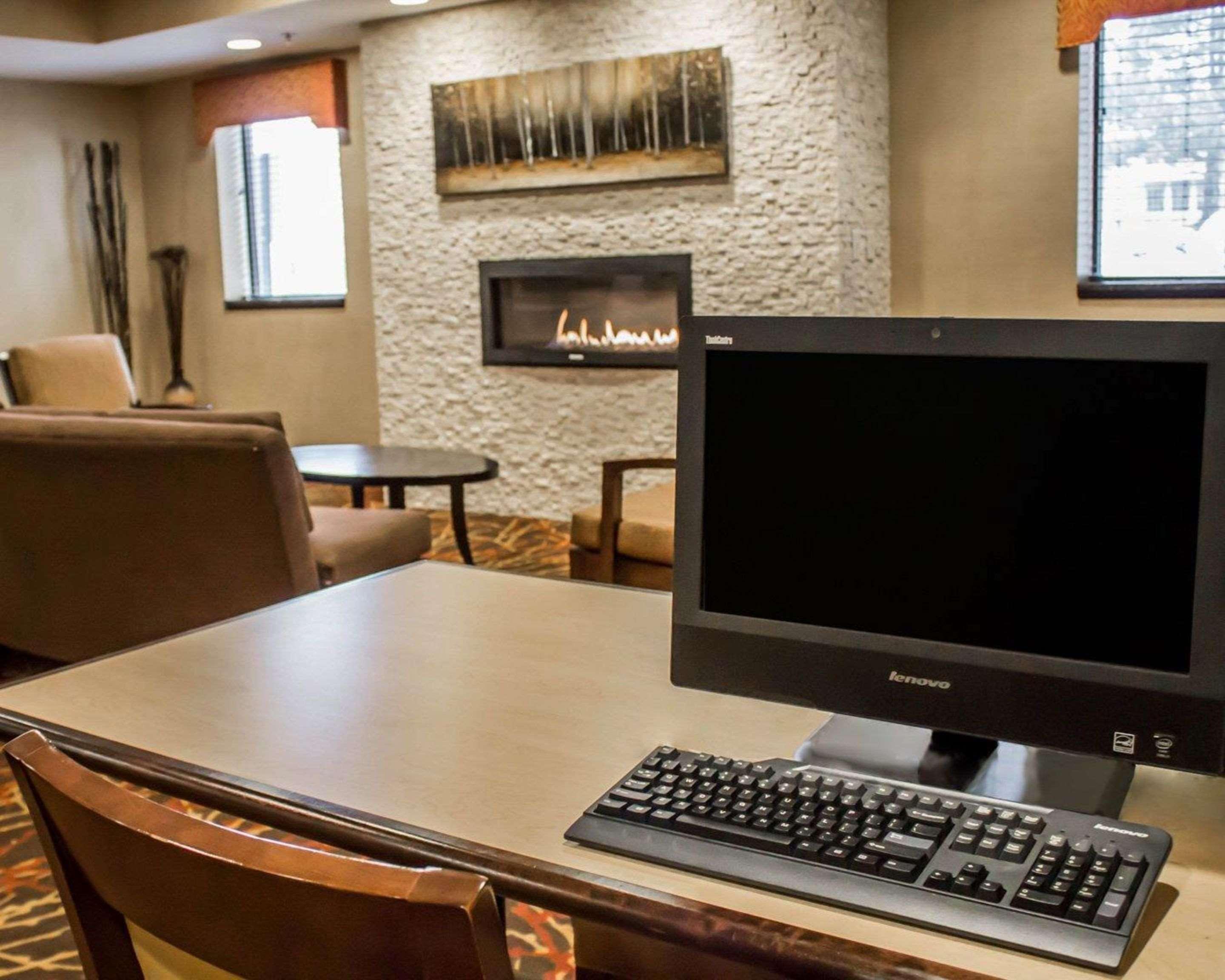 Comfort Inn & Suites Wadsworth Ngoại thất bức ảnh