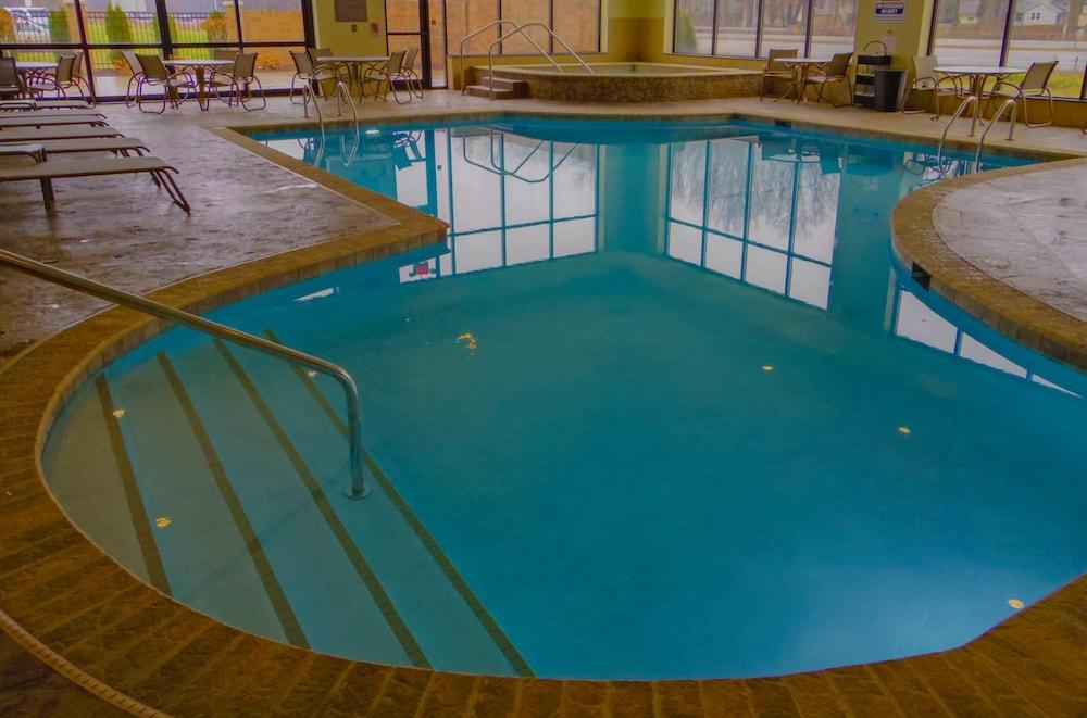 Comfort Inn & Suites Wadsworth Ngoại thất bức ảnh