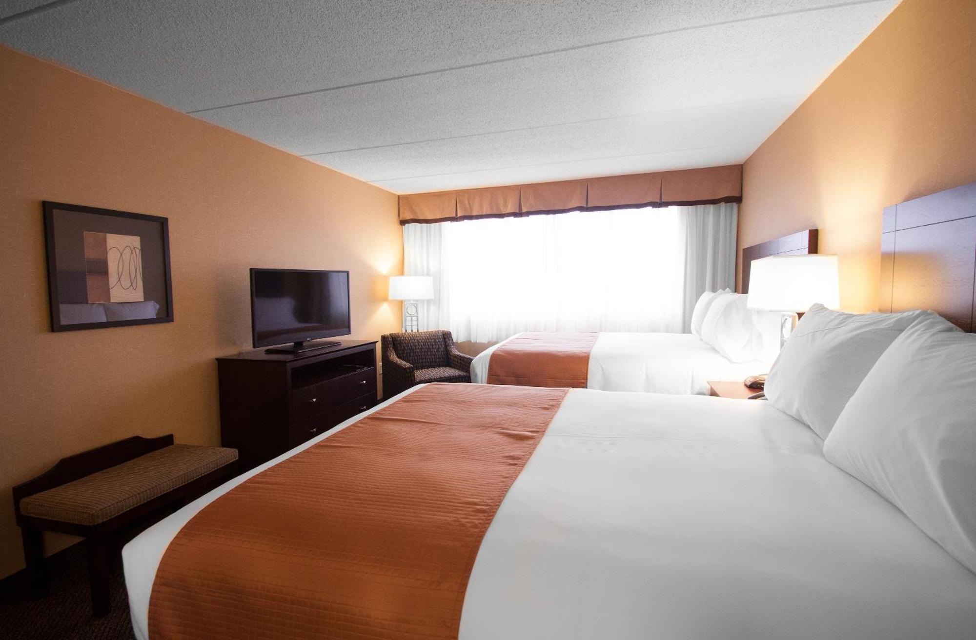 Comfort Inn & Suites Wadsworth Ngoại thất bức ảnh