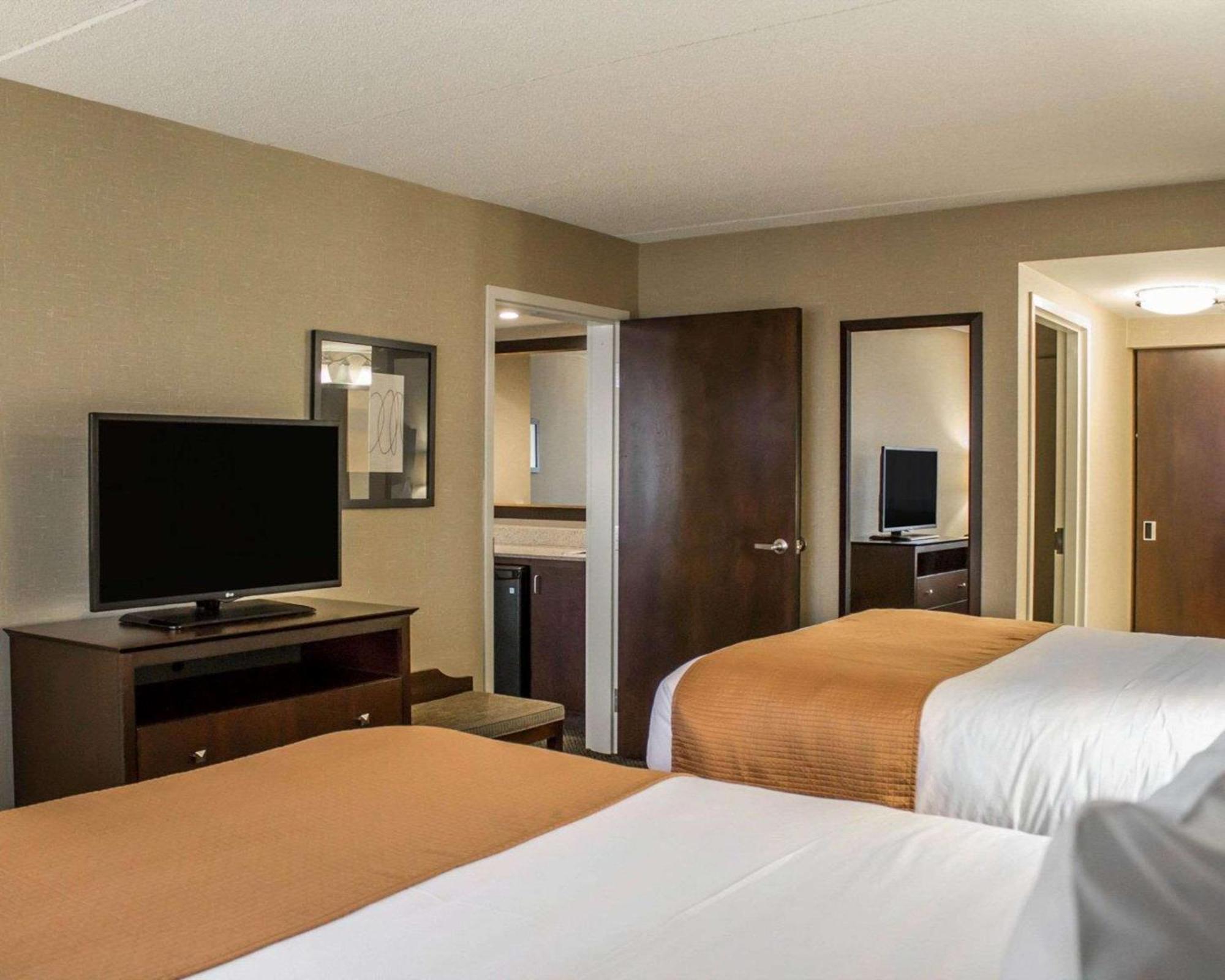 Comfort Inn & Suites Wadsworth Ngoại thất bức ảnh