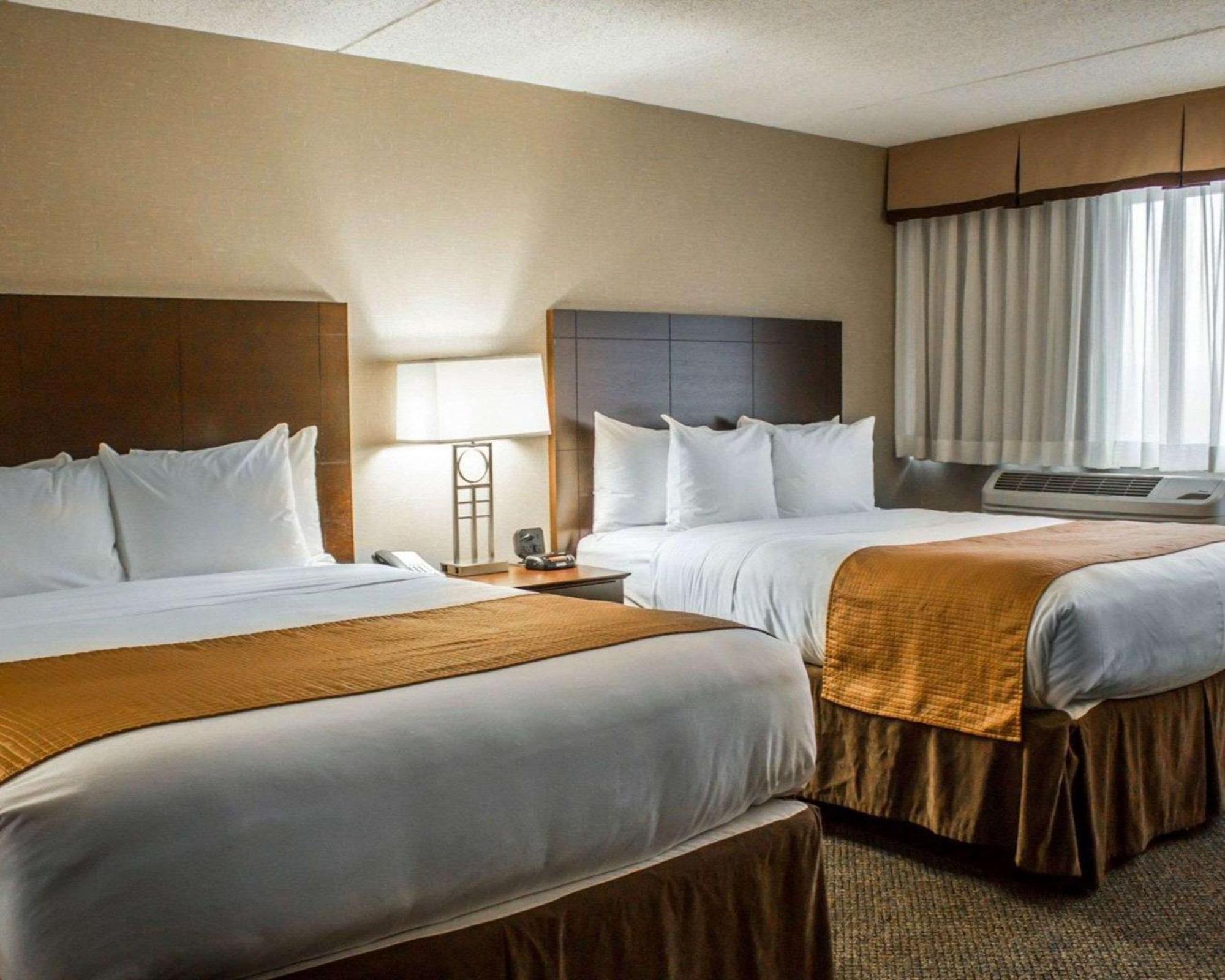 Comfort Inn & Suites Wadsworth Ngoại thất bức ảnh