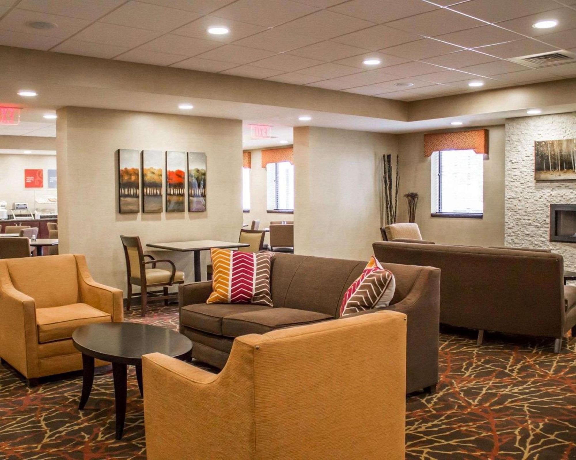 Comfort Inn & Suites Wadsworth Ngoại thất bức ảnh