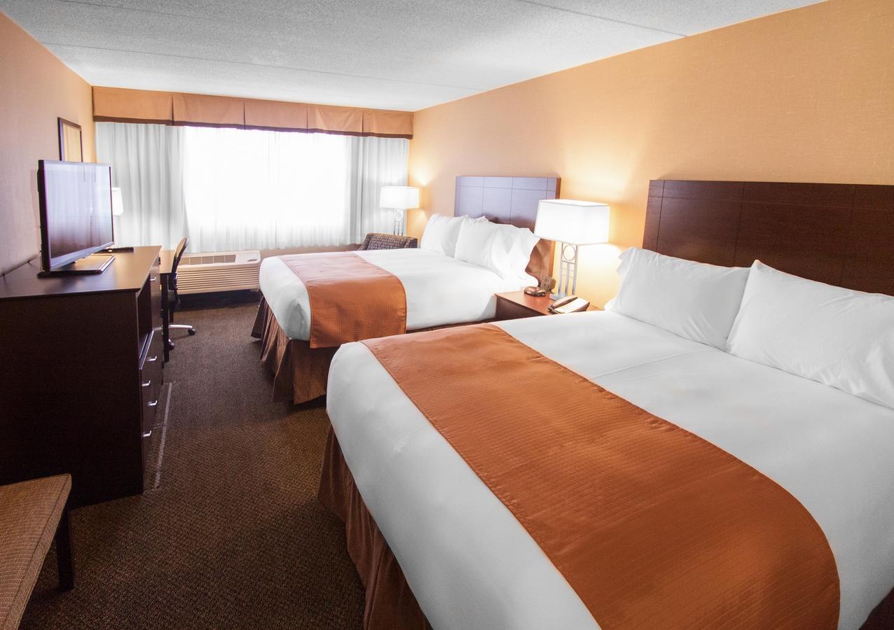 Comfort Inn & Suites Wadsworth Ngoại thất bức ảnh